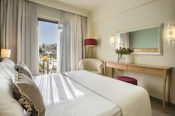 Ionian Plaza Hotel