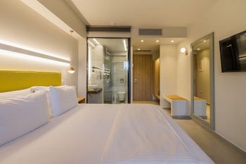 Ionian Plaza Hotel