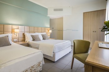 Ionian Plaza Hotel