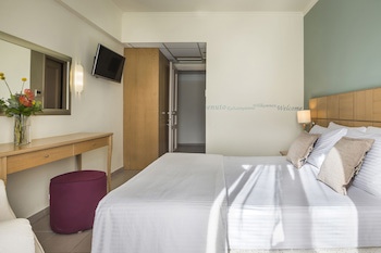Ionian Plaza Hotel