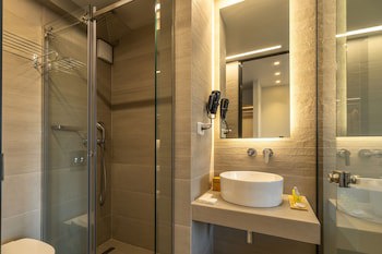 Ionian Plaza Hotel