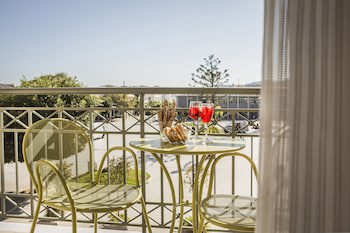 Ionian Plaza Hotel