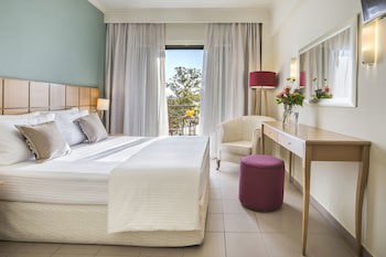 Ionian Plaza Hotel