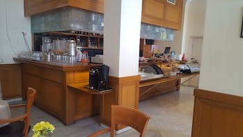 Ionian Plaza Hotel