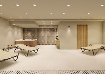 Ionian Plaza Hotel