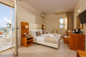 Malia Bay Beach Hotel & Bungalows fotoğrafı