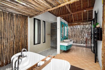 Saii Phi Phi Island Village
