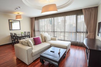 Bandara Silom Suites