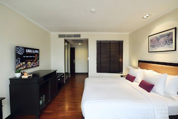 Bandara Silom Suites