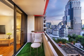 Bandara Silom Suites