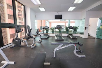 Bandara Silom Suites