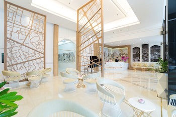 Bandara Silom Suites