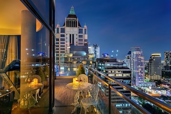 Bandara Silom Suites