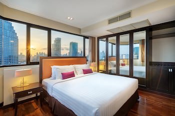 Bandara Silom Suites