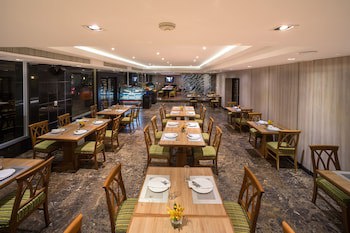 Bandara Silom Suites