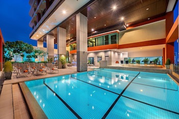 Bandara Silom Suites
