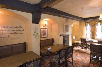 George & Pilgrims Hotel