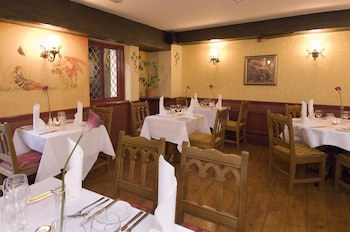George & Pilgrims Hotel