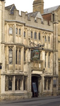 George & Pilgrims Hotel