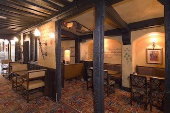 George & Pilgrims Hotel
