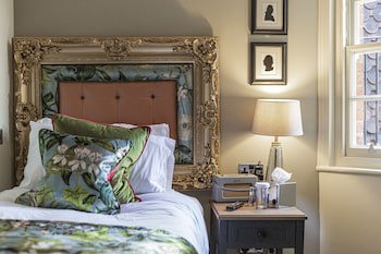 The Kings Arms And Royal Hotel, Godalming, Surrey