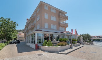 Hotel Trogir Palace