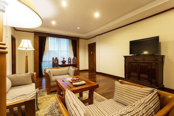 Empress Angkor Resort & Spa