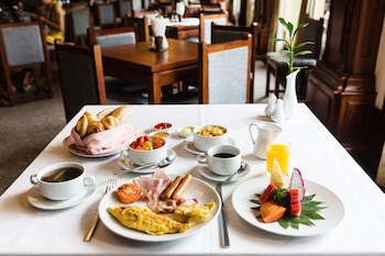 Empress Angkor Resort & Spa