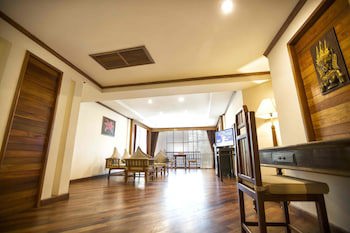 Empress Angkor Resort & Spa