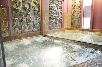 Empress Angkor Resort & Spa
