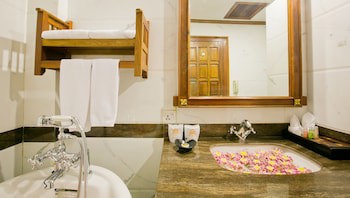 Empress Angkor Resort & Spa