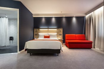 Holiday Inn Express London-Watford Junction, An Ihg Hotel