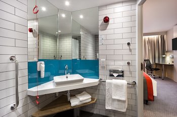 Holiday Inn Express London-Watford Junction, An Ihg Hotel