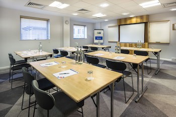 Holiday Inn Express London-Watford Junction, An Ihg Hotel