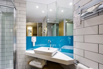 Holiday Inn Express London-Watford Junction, An Ihg Hotel