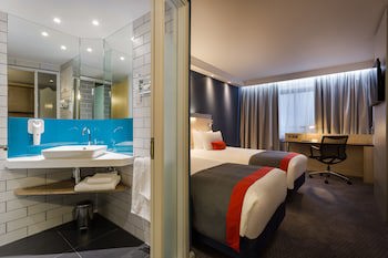 Holiday Inn Express London-Watford Junction, An Ihg Hotel