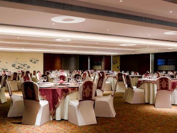 Grand Mercure Vadodara Surya Palace Hotel