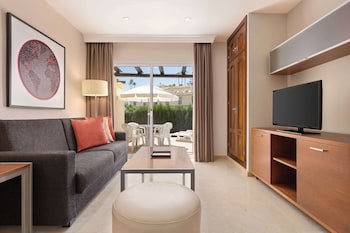 Ramada Hotel & Suites By Wyndham Costa Del Sol