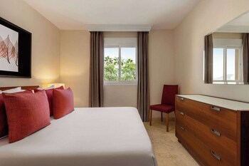 Ramada Hotel & Suites By Wyndham Costa Del Sol