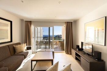 Ramada Hotel & Suites By Wyndham Costa Del Sol
