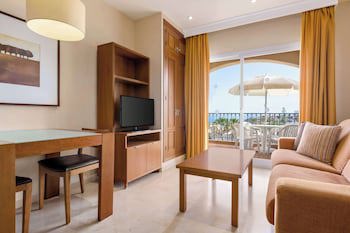 Ramada Hotel & Suites By Wyndham Costa Del Sol