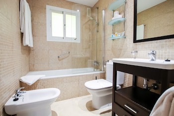 Ramada Hotel & Suites By Wyndham Costa Del Sol