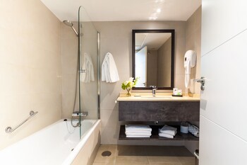 Ramada Hotel & Suites By Wyndham Costa Del Sol