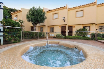 Ramada Hotel & Suites By Wyndham Costa Del Sol