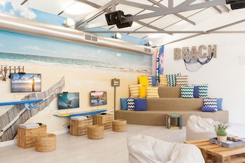 Ramada Hotel & Suites By Wyndham Costa Del Sol