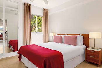 Ramada Hotel & Suites By Wyndham Costa Del Sol