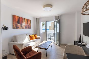 Ramada Hotel & Suites By Wyndham Costa Del Sol
