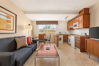 Ramada Hotel & Suites By Wyndham Costa Del Sol
