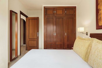 Ramada Hotel & Suites By Wyndham Costa Del Sol