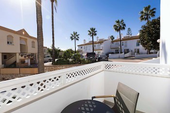 Ramada Hotel & Suites By Wyndham Costa Del Sol